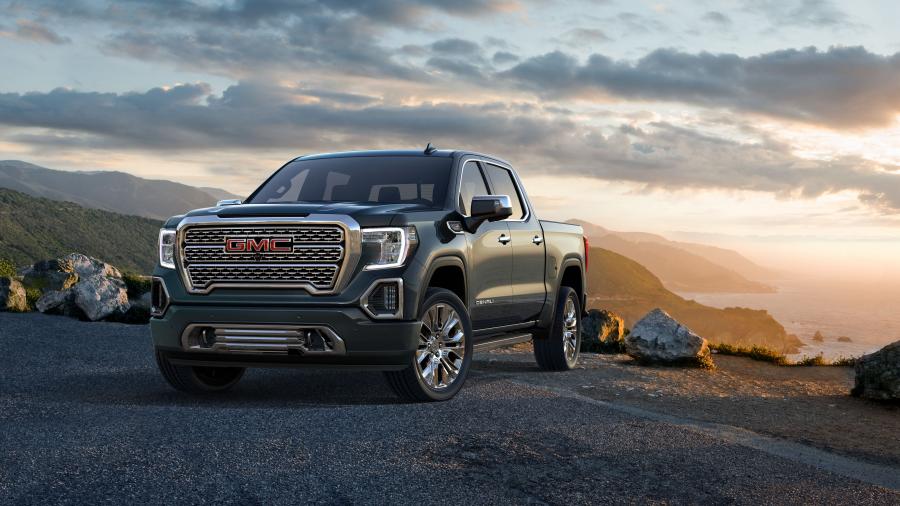  GMC Sierra Denali Crew Cab 2018 года  (фото 1 из 45)